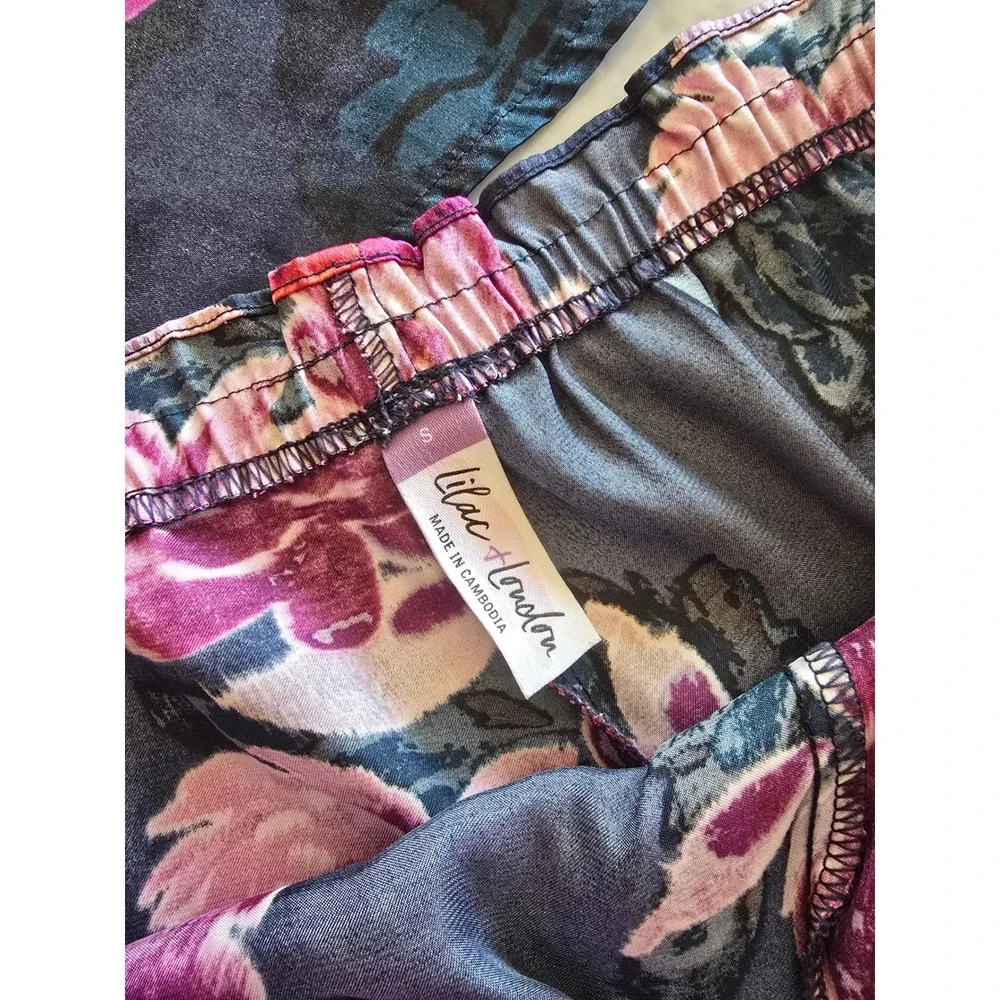 Lilac + London Navy Floral Satin Pajama Set Short Sleeve Button‎ Top Shorts S